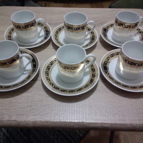 ESPRESSO CUPS AND SAUCERS - Picture 7 of 9